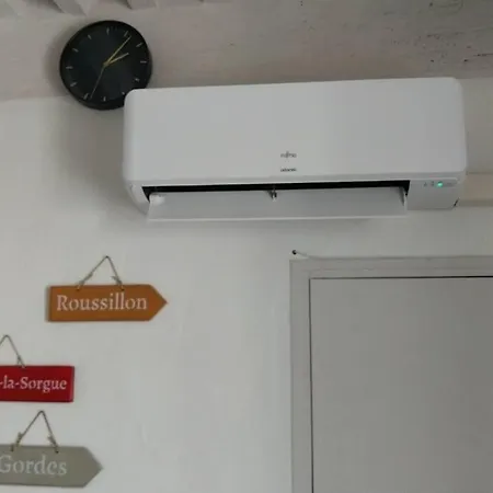 Appartement Atypique Au Sien D'Un Ancien Couvent LʼIsle-sur-la-Sorgue Esterno foto