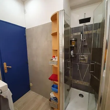 Appartement Atypique Au Sien D'Un Ancien Couvent LʼIsle-sur-la-Sorgue Esterno foto